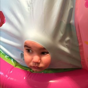 Meet your Posher, Holley